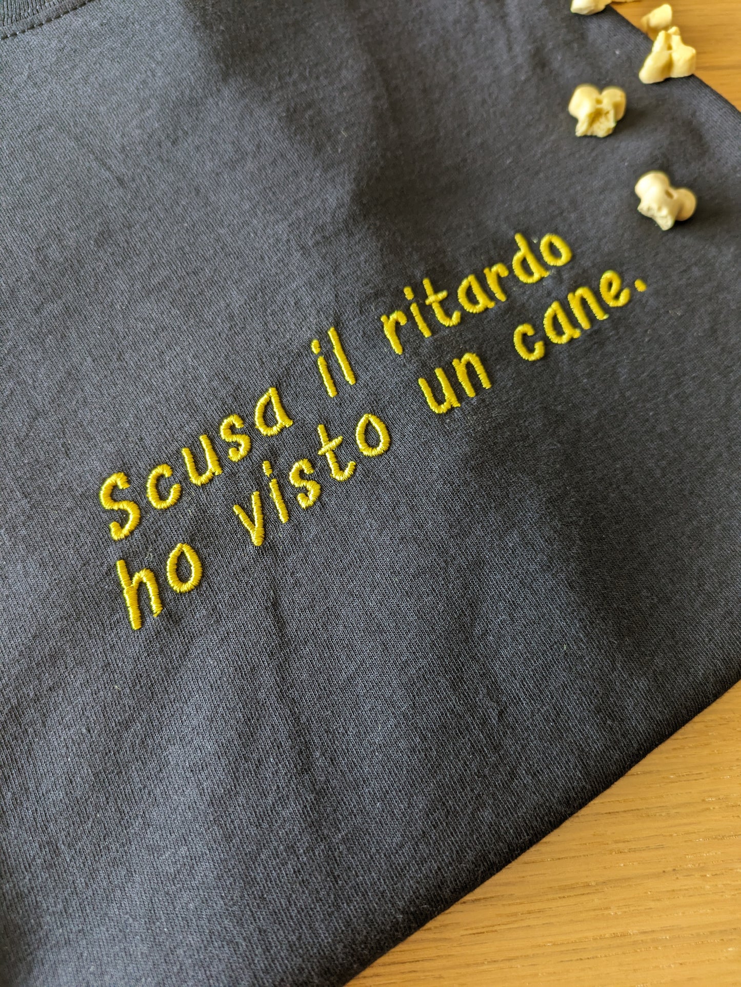 t-shirt cane, scusa il ritardo ho visto un cane